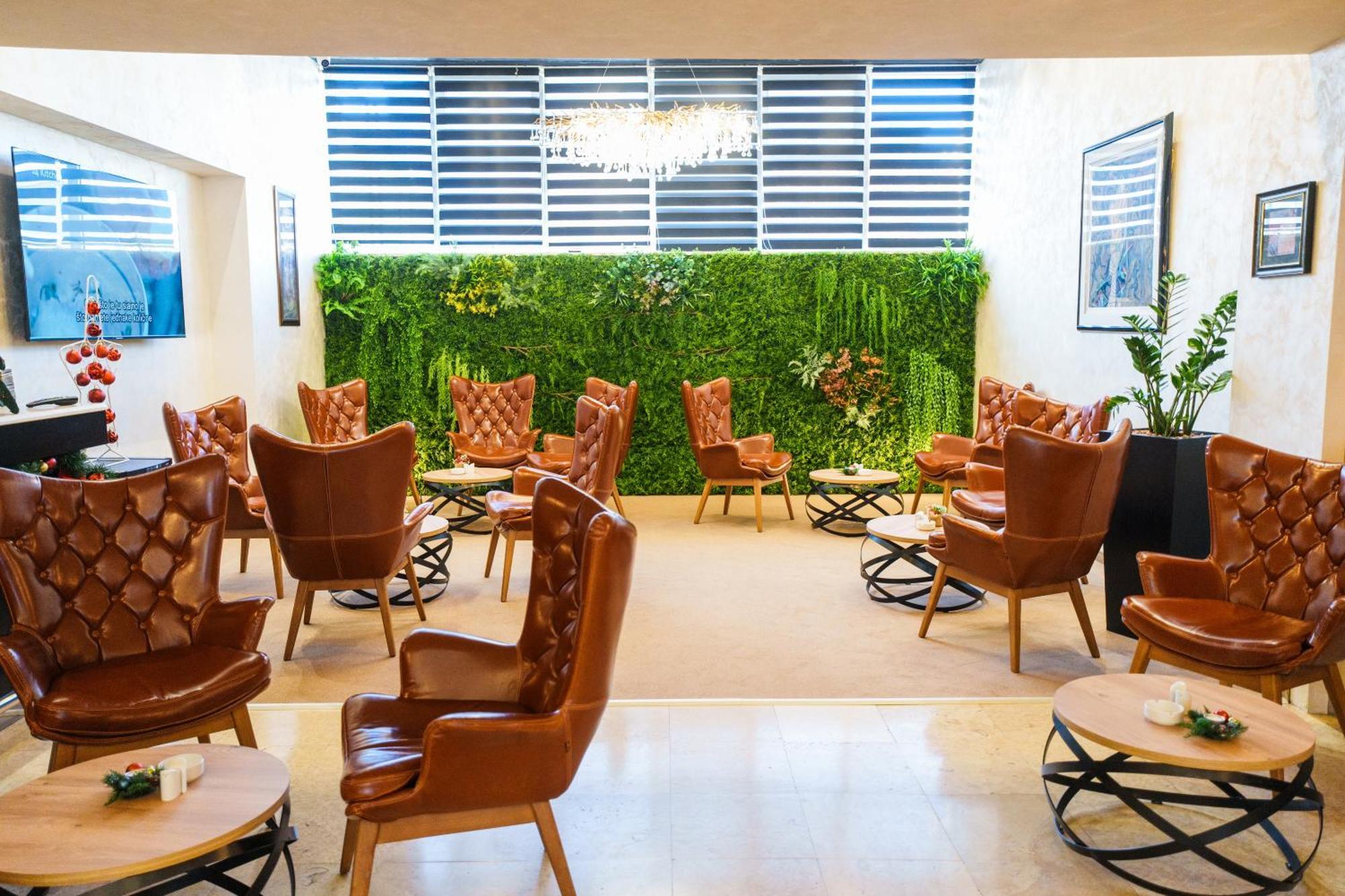 Hotel Monogram Park Ruma Zewnętrze zdjęcie