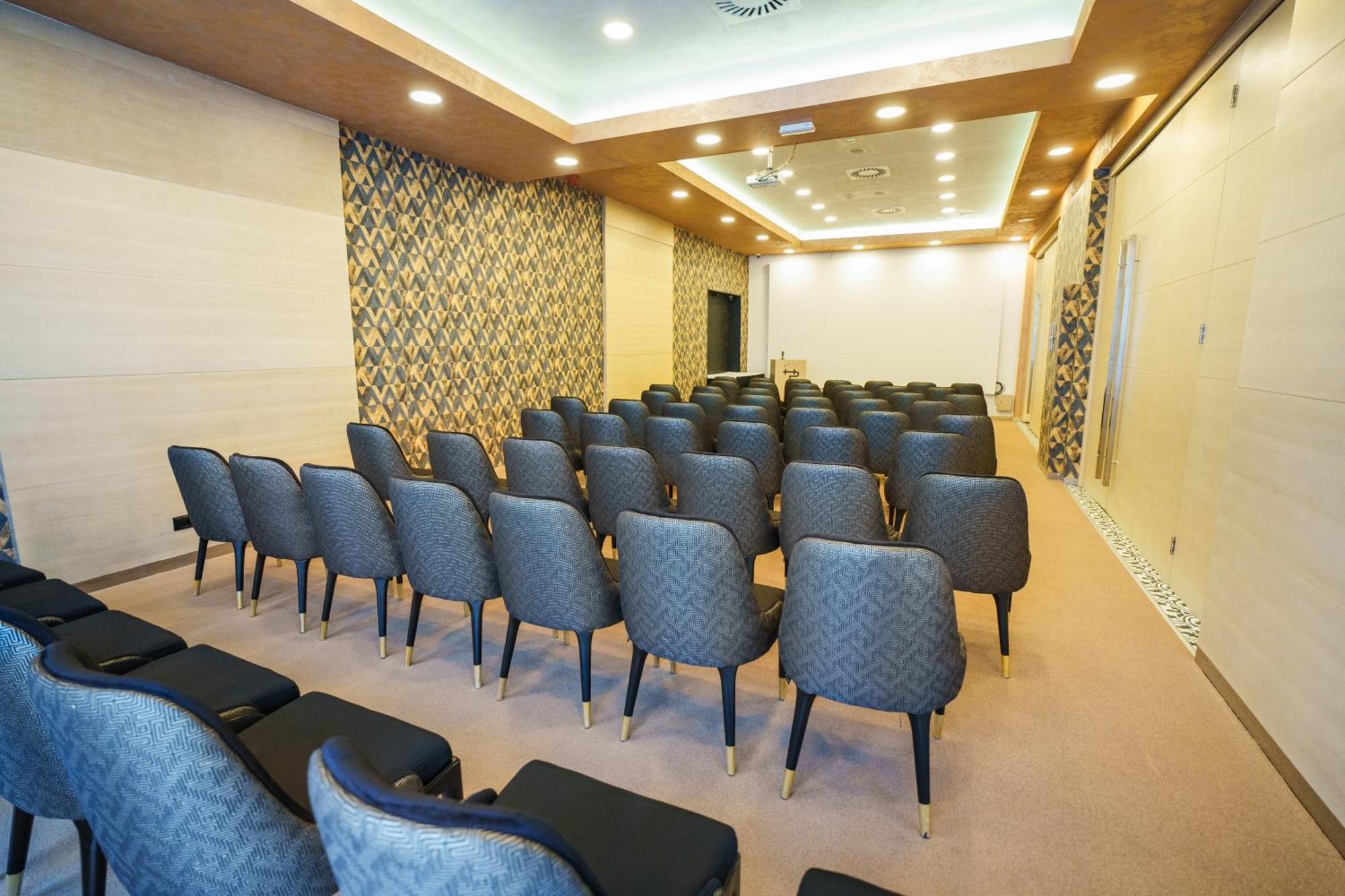 Hotel Monogram Park Ruma Zewnętrze zdjęcie