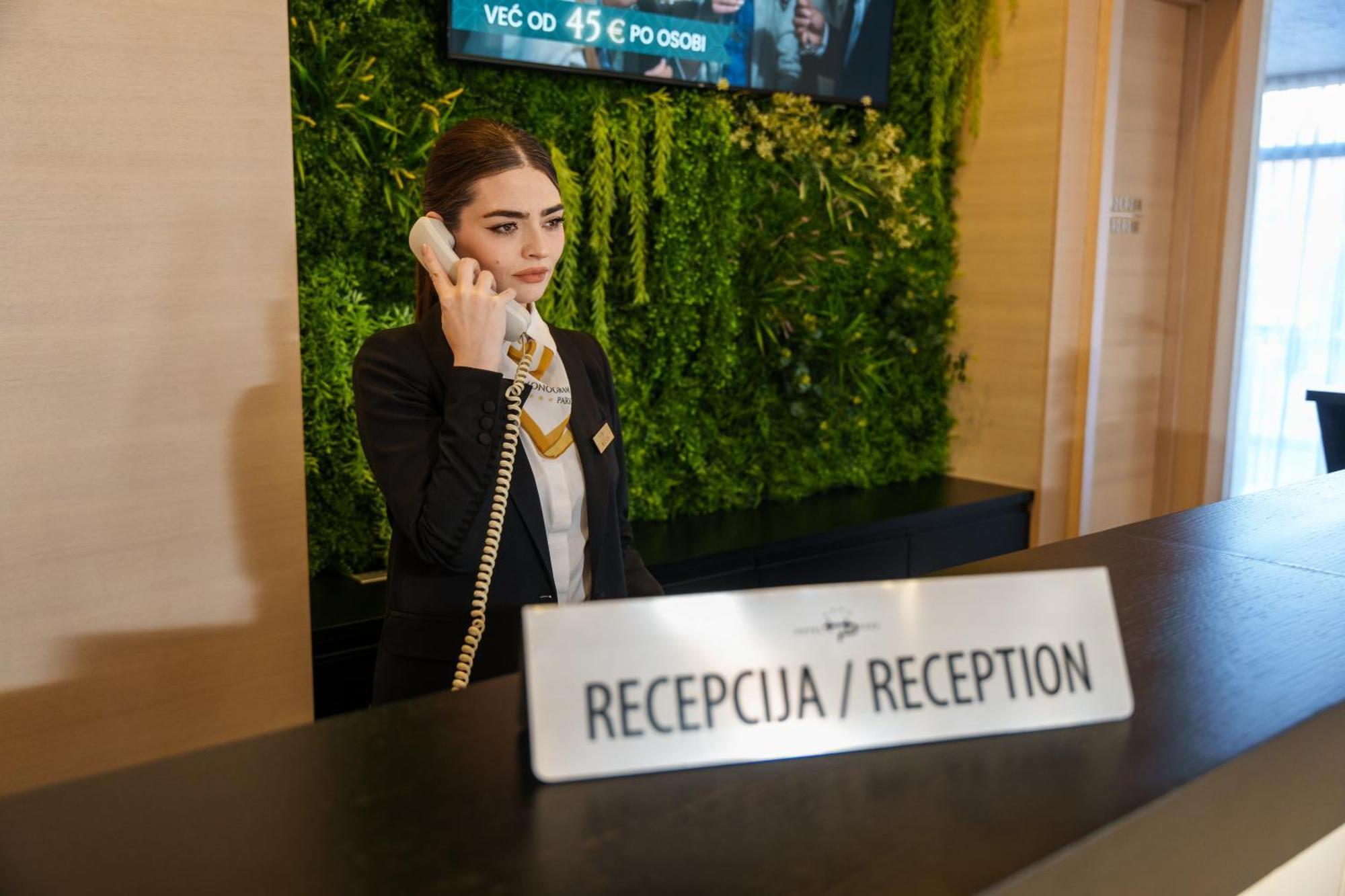 Hotel Monogram Park Ruma Zewnętrze zdjęcie