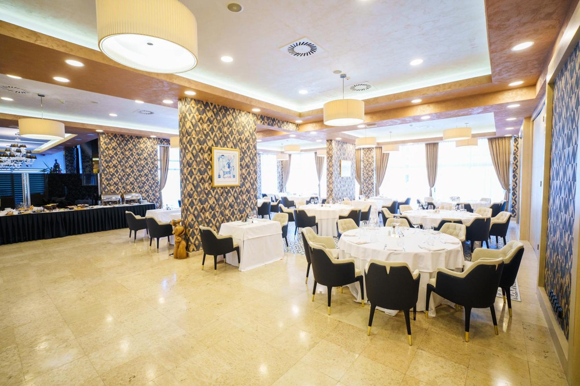 Hotel Monogram Park Ruma Zewnętrze zdjęcie