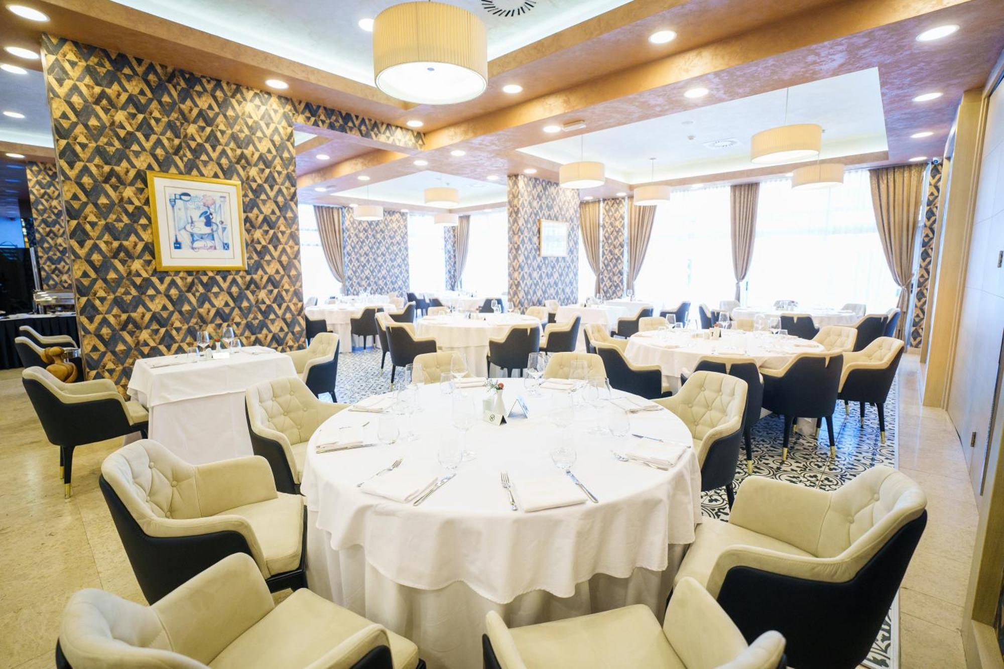 Hotel Monogram Park Ruma Zewnętrze zdjęcie