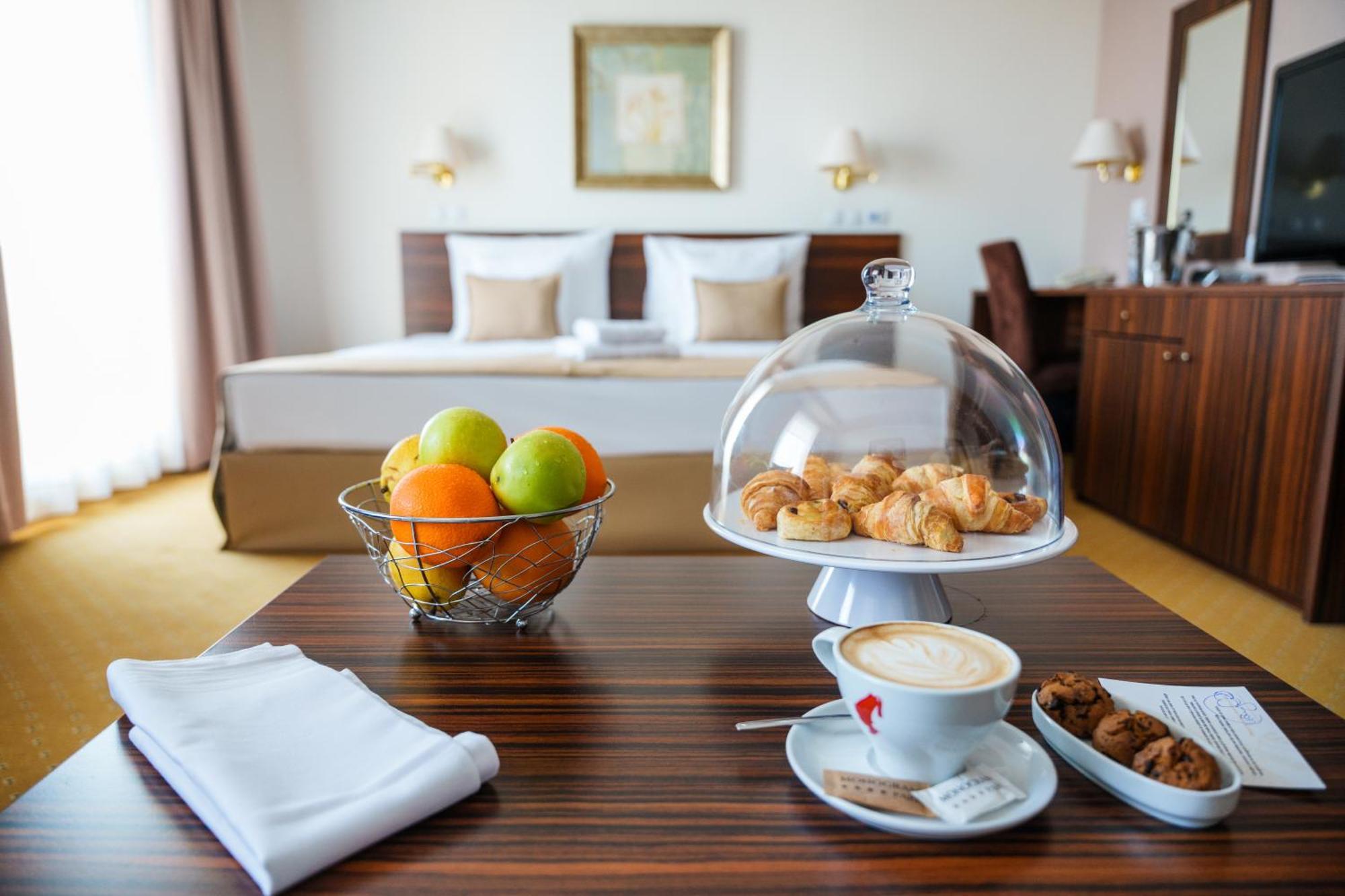 Hotel Monogram Park Ruma Zewnętrze zdjęcie