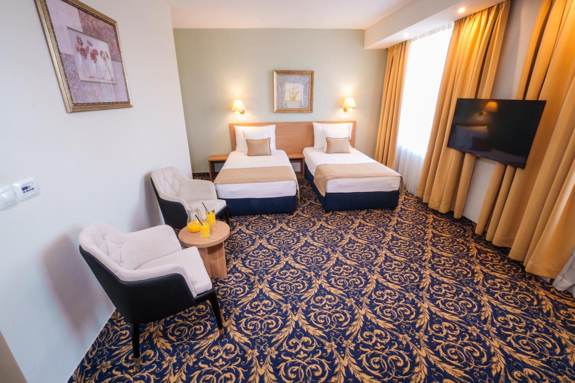 Hotel Monogram Park Ruma Zewnętrze zdjęcie