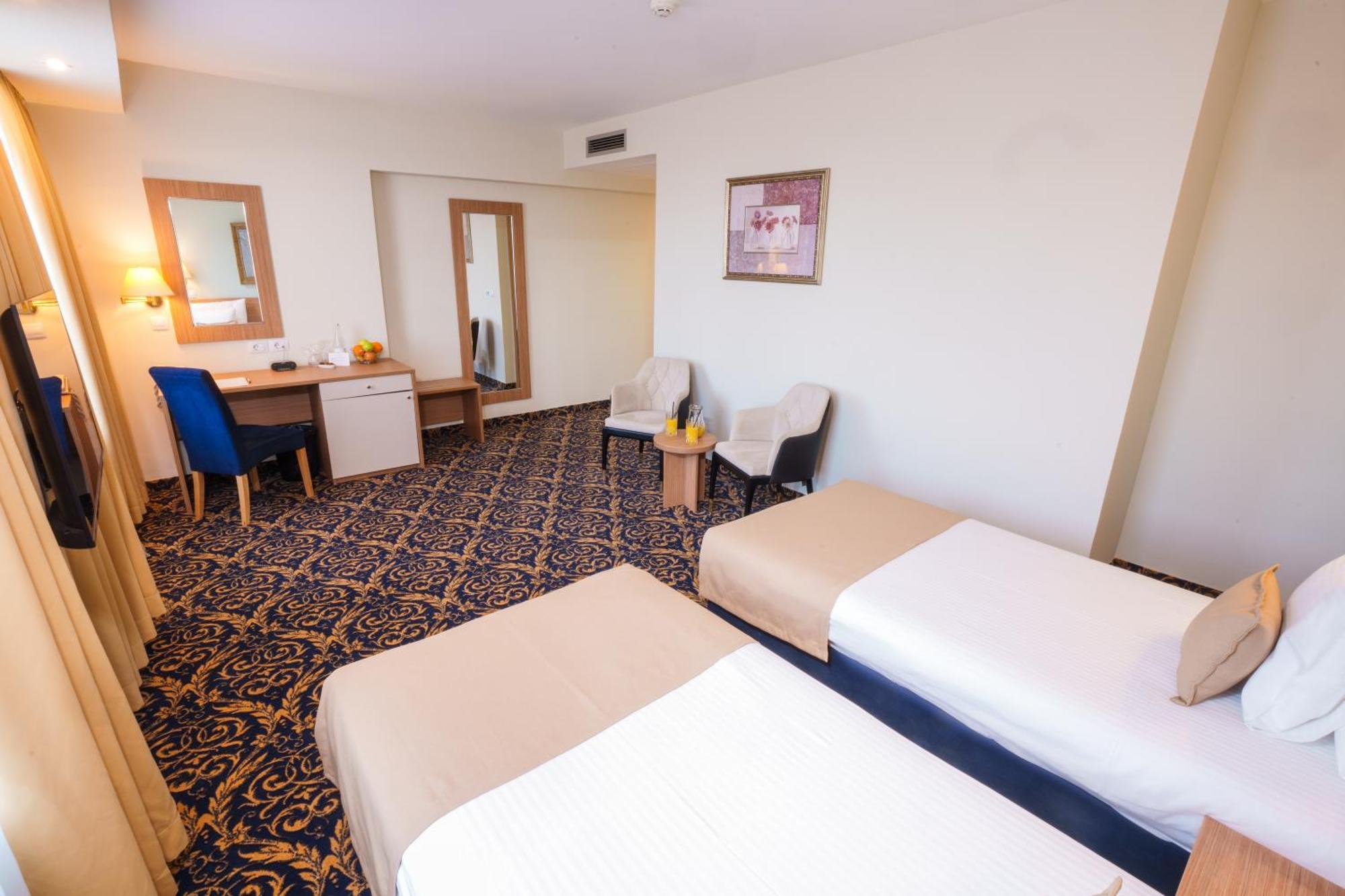 Hotel Monogram Park Ruma Zewnętrze zdjęcie