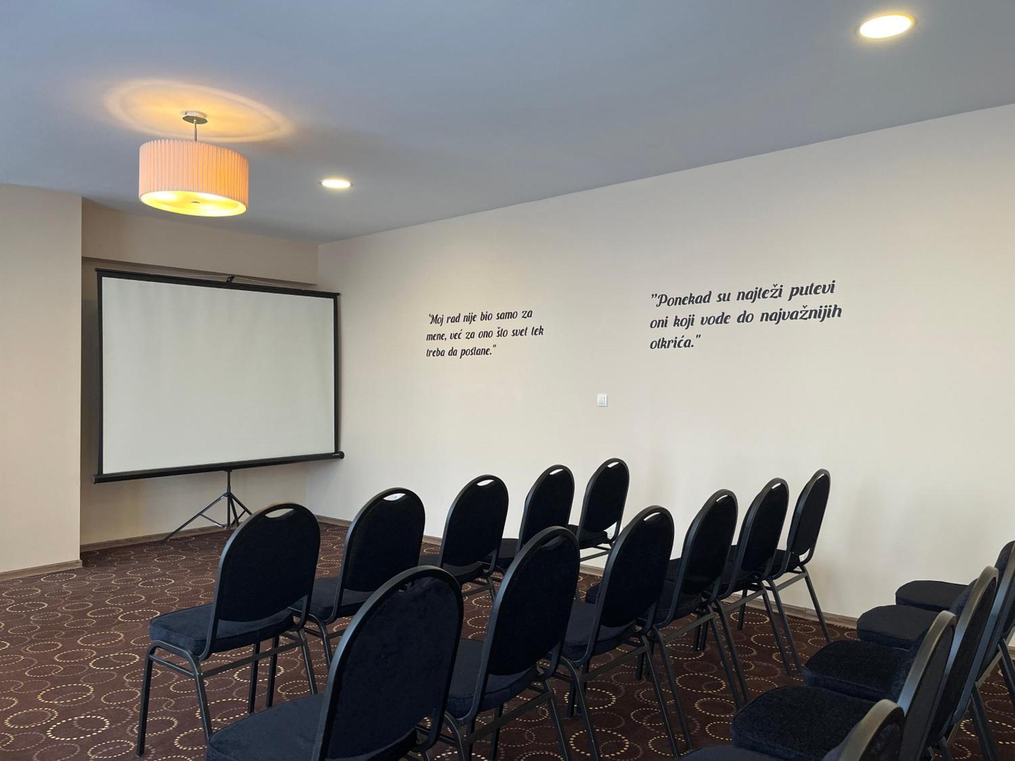 Hotel Monogram Park Ruma Zewnętrze zdjęcie